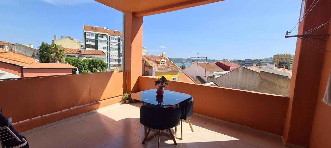 Relax In Lisbon For 4 People With Terrace And Parking Apartamento Exterior foto